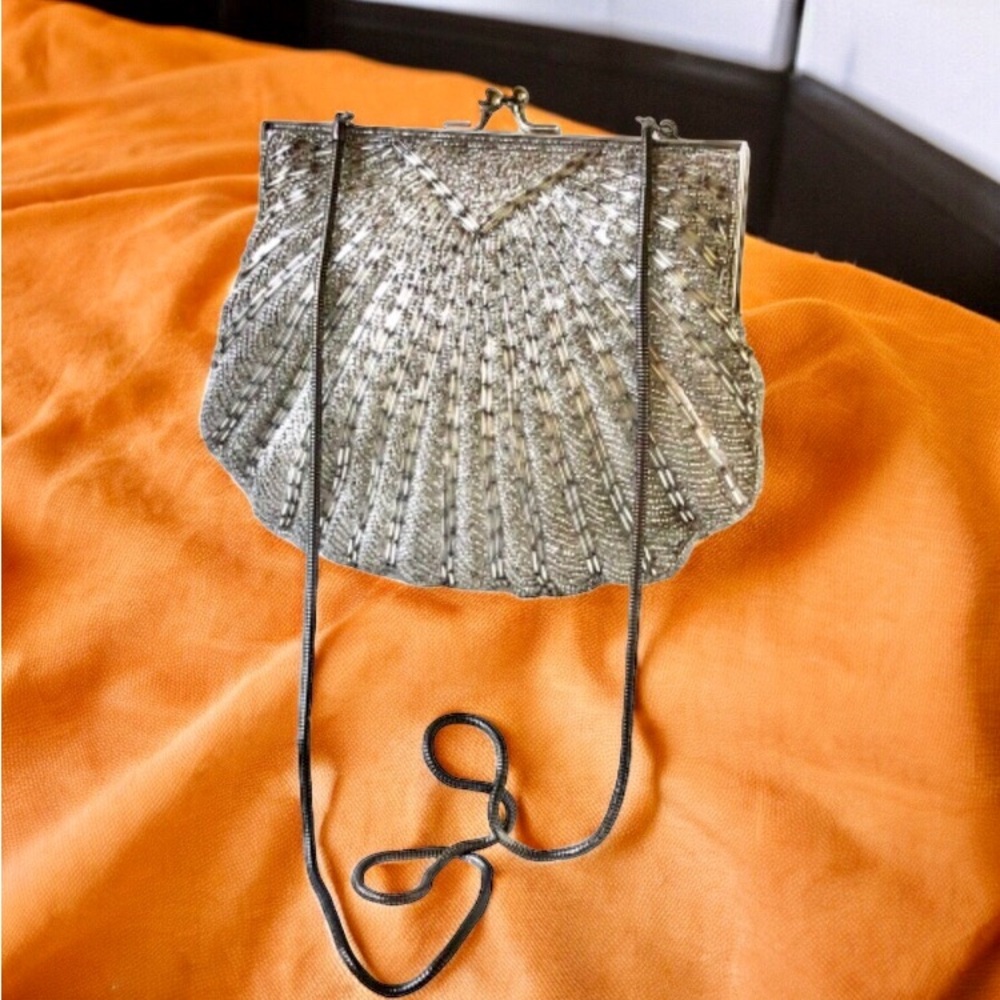 Vintage Silver Beaded Kiss Lock Chain Strap Evening Clutch Shoulder Purse
